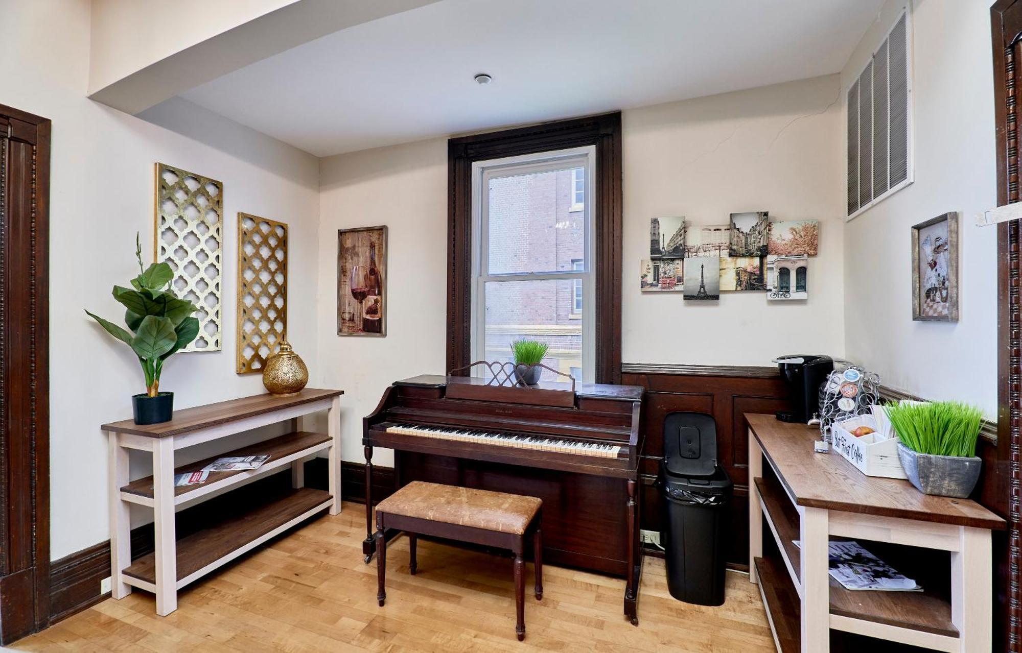 White House At Grand Central Tower Grove Luaran gambar